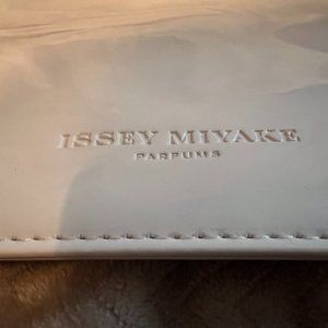 Issey Miyake Parfums White Patent/Poly Zippered Pouch Makeup Accessory Bag